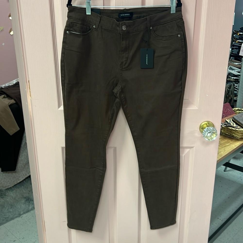 Women’s size 14 M flying banana brown five pocket skinny jeans nwt